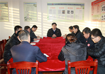 公司总经理张鲁兵为泰安分公司发奖