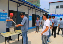黄岛分公司开展夏日送清凉活动